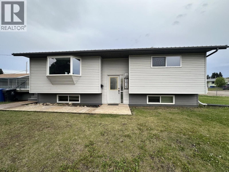 9015 91 Avenue Fort St. John British Columbia, V1J 4W3 - 3 Bedrooms Home For Sale
