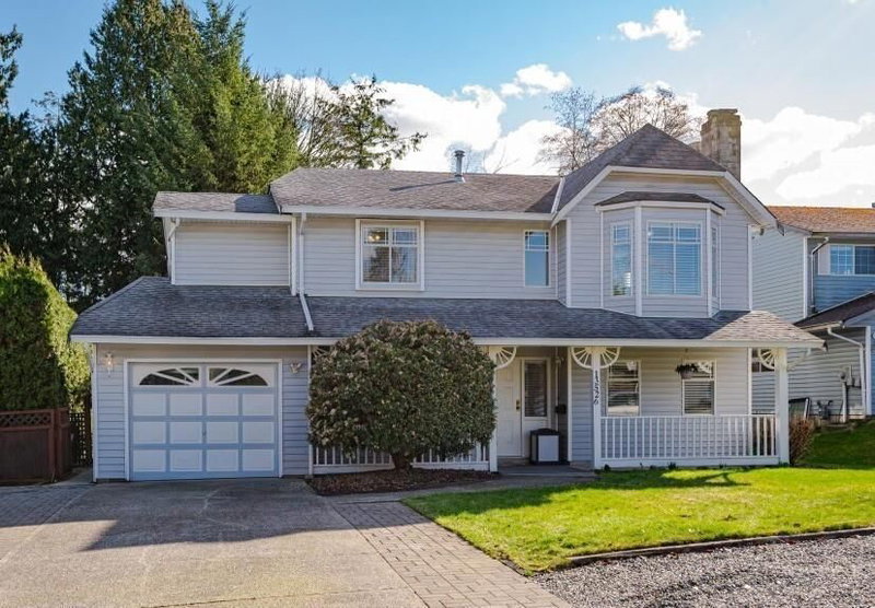 13526 64A Avenue Surrey British Columbia, V3W 9H7 - 10 Bedrooms Home For Sale