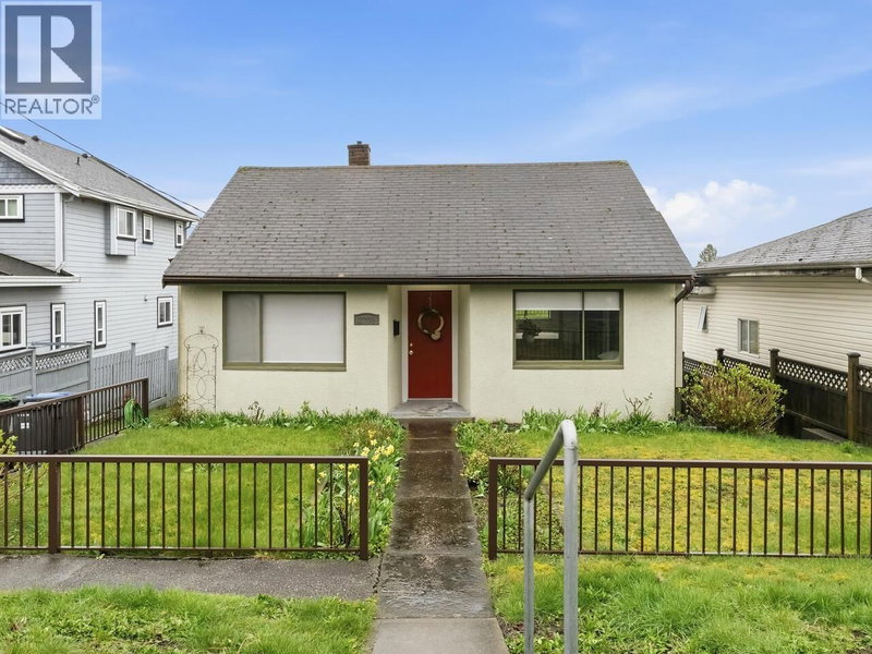 2206 EIGHTH Avenue New Westminster British Columbia, V3M 2V1 - 3 Bedrooms Home For Sale