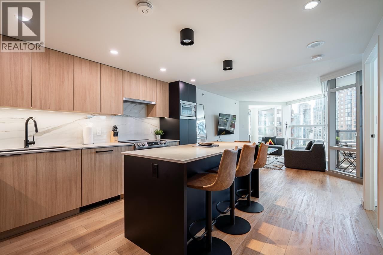 1050 BURRARD Street, Vancouver, British Columbia V6Z 2S3
