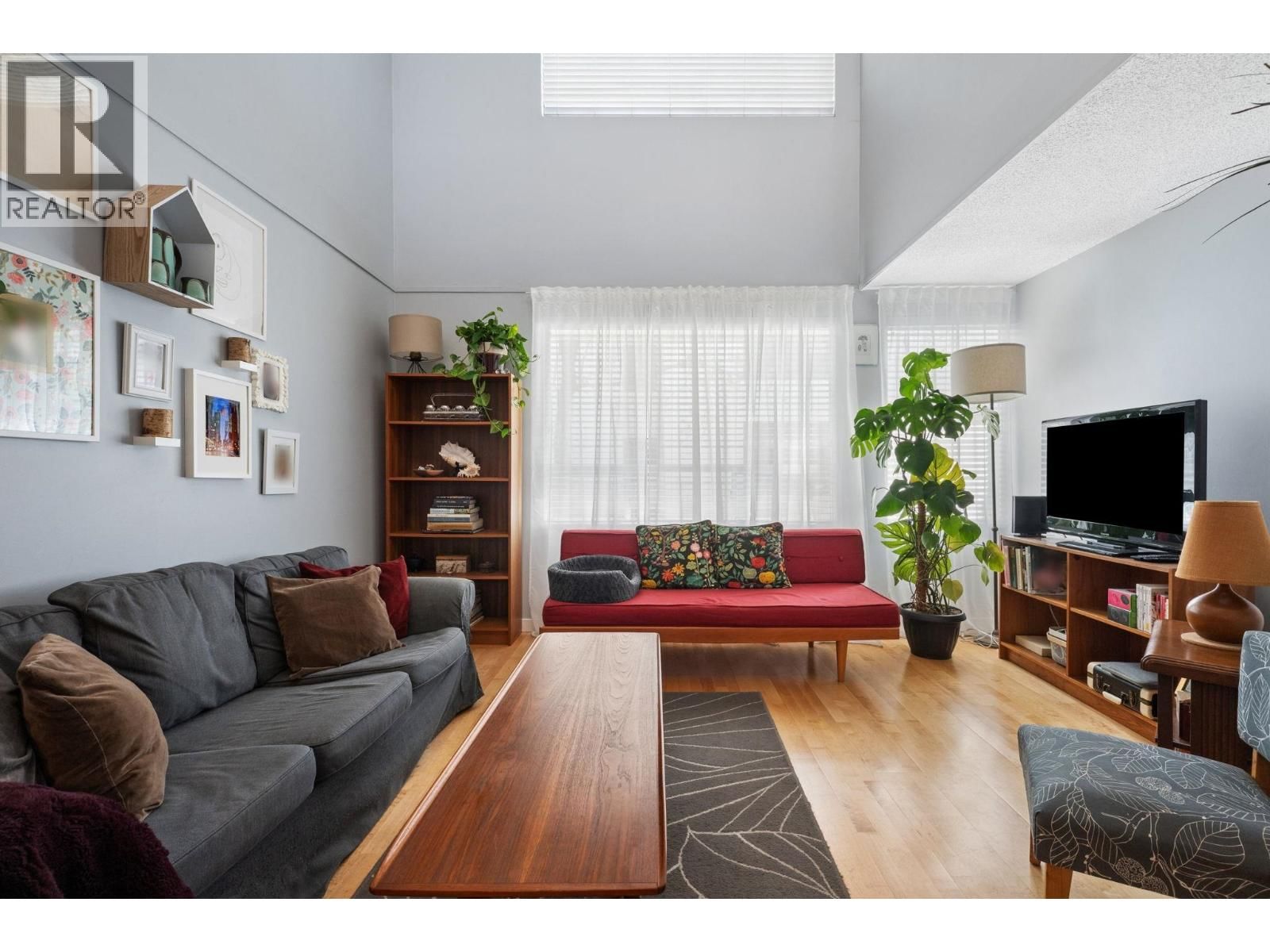 1345 COMOX Street, Vancouver, British Columbia V6E 4E4