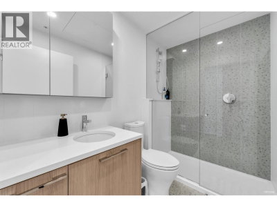 2425 ALPHA Avenue | Burnaby British Columbia | Slide Image Twelve
