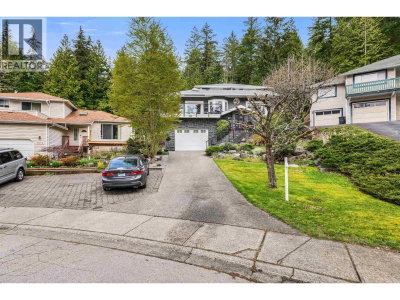 1014 LANARK Place | Squamish British Columbia | Slide Image Two