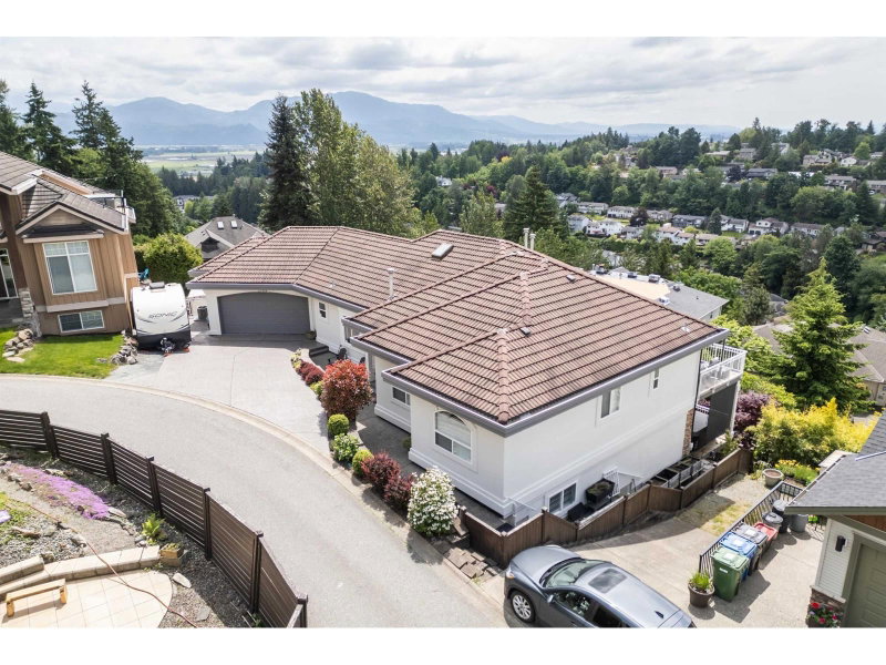 2764 ST MORITZ Way Abbotsford British Columbia, V3G 1C3 - 9 Bedrooms Home For Sale