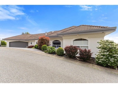 2764 ST MORITZ Way | Abbotsford British Columbia | Slide Image Three