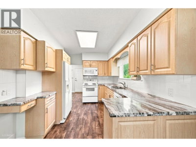 20259 WANSTEAD Street | Maple Ridge British Columbia | Slide Image Six