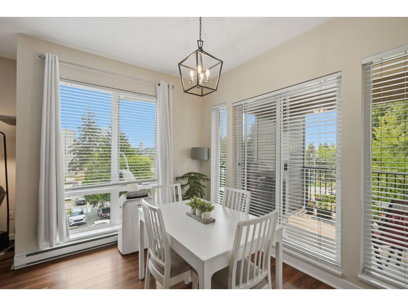 13339 102A Avenue Surrey British Columbia, V3T 0C5 - 2 Bedrooms Condo For Sale