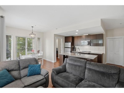 13339 102A Avenue | Surrey British Columbia | Slide Image Ten
