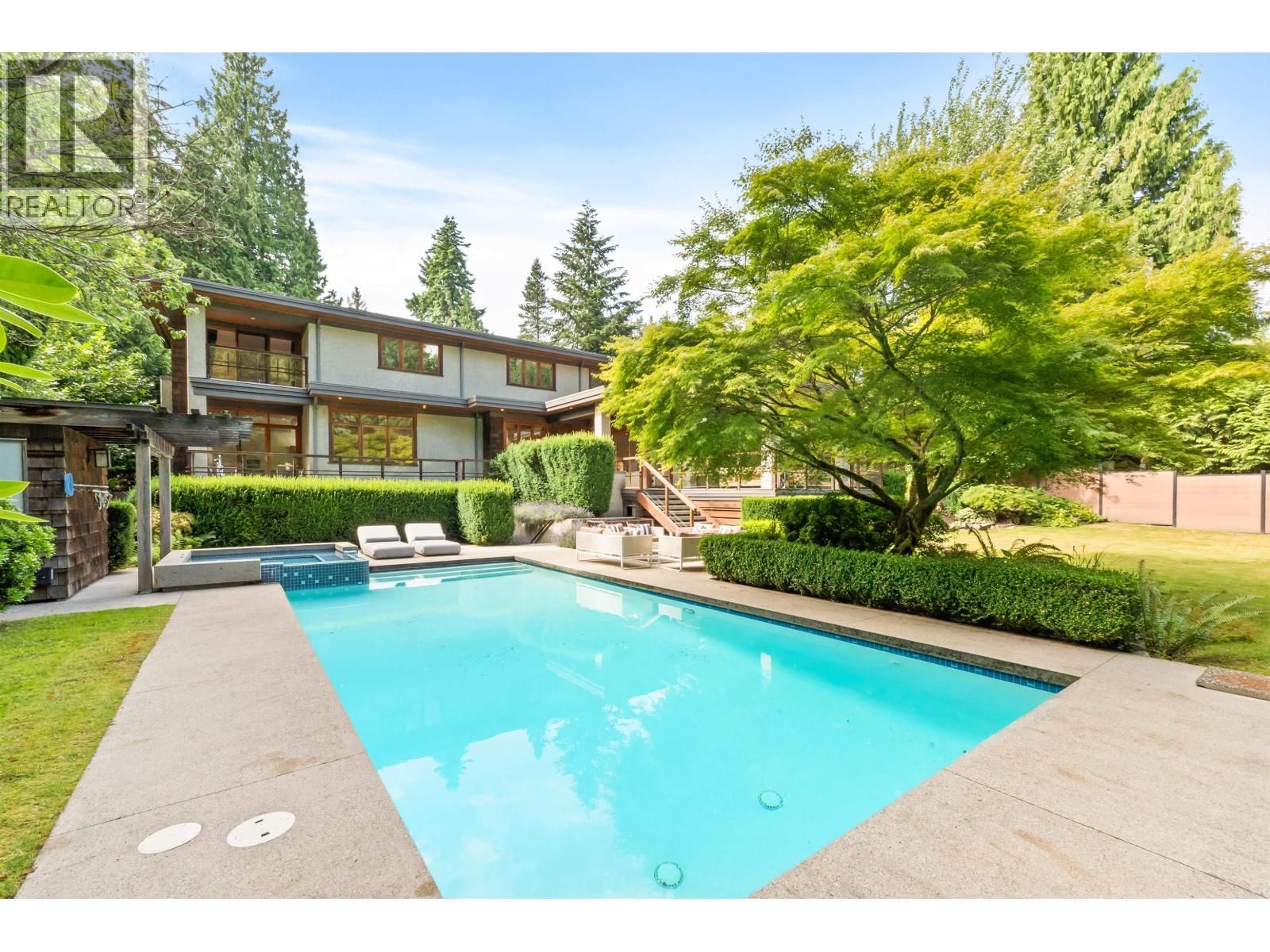 510 EASTCOT Road, West Vancouver, British Columbia V7S 1E4