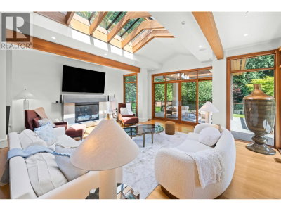 510 EASTCOT Road | West Vancouver British Columbia | Slide Image Thirteen