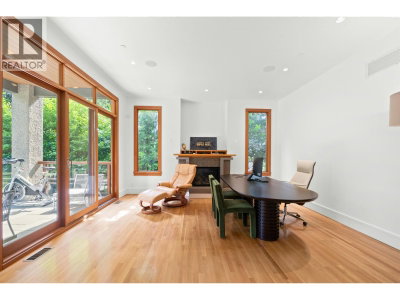 510 EASTCOT Road | West Vancouver British Columbia | Slide Image Nineteen