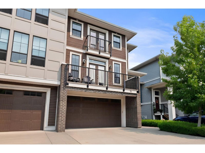45545 KIPP Avenue Chilliwack British Columbia, V2P 0H5 - 3 Bedrooms Condo For Sale