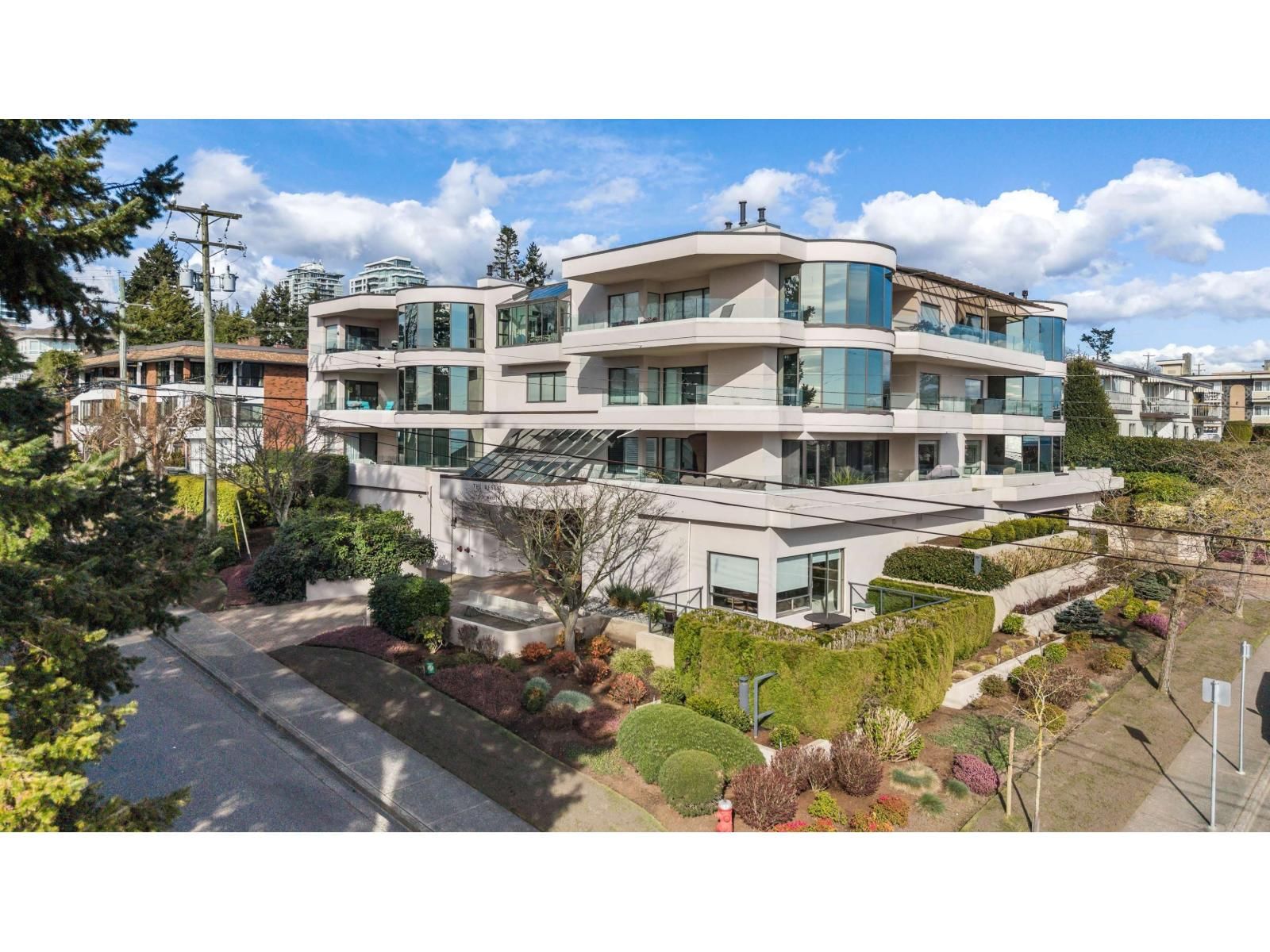 1250 MARTIN Street, White Rock, British Columbia V4B 3W3