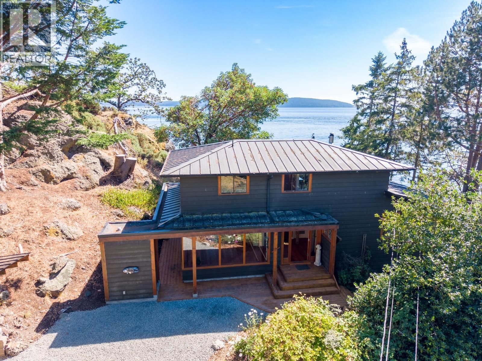 9919 SOUTHLANDS Drive, Pender Island, British Columbia V0N 2M3