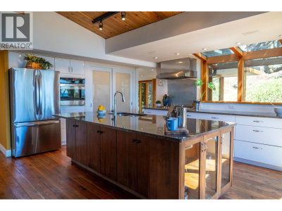 9919 SOUTHLANDS Drive | Pender Island British Columbia | Slide Image Eleven