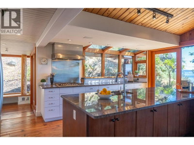 9919 SOUTHLANDS Drive | Pender Island British Columbia | Slide Image Twelve