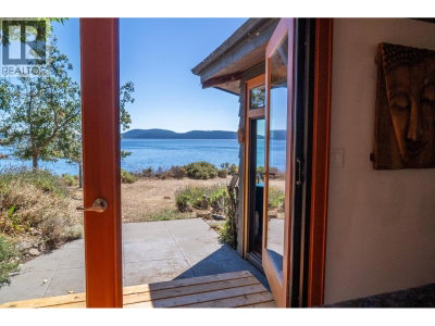 9919 SOUTHLANDS Drive | Pender Island British Columbia | Slide Image Thirteen