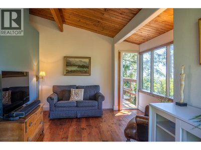 9919 SOUTHLANDS Drive | Pender Island British Columbia | Slide Image Twenty