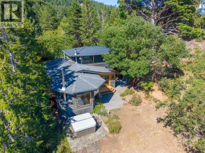 9919 SOUTHLANDS Drive | Pender Island British Columbia | Slide Image Three