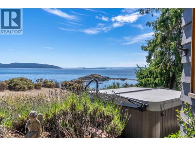 9919 SOUTHLANDS Drive | Pender Island British Columbia | Slide Image Thirty