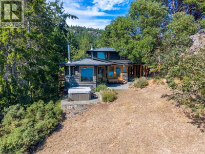 9919 SOUTHLANDS Drive | Pender Island British Columbia | Slide Image Four