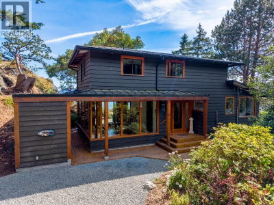 9919 SOUTHLANDS Drive | Pender Island British Columbia | Slide Image Five