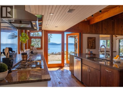 9919 SOUTHLANDS Drive | Pender Island British Columbia | Slide Image Nine