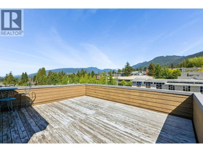 107 27TH Street | North Vancouver British Columbia | Slide Image Fifteen