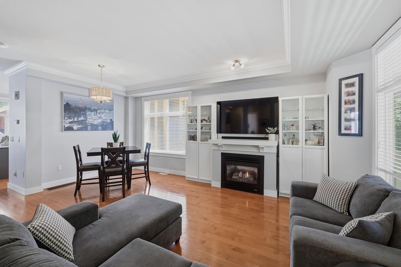 15255 36 Avenue, Surrey, British Columbia V3Z 0Y4