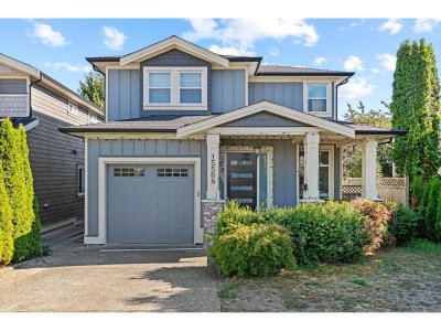 15568 RUSSELL Avenue | White Rock British Columbia | Slide Image Three