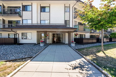 15020 NORTH BLUFF Road | White Rock British Columbia | Slide Image Thirty-two
