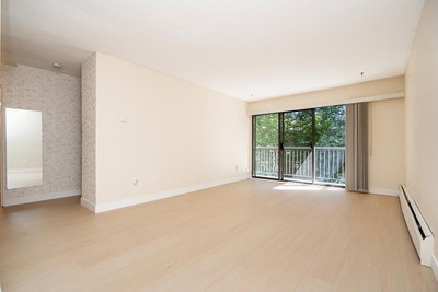 15020 NORTH BLUFF Road | White Rock British Columbia | Slide Image Four