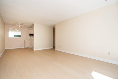 15020 NORTH BLUFF Road | White Rock British Columbia | Slide Image Six