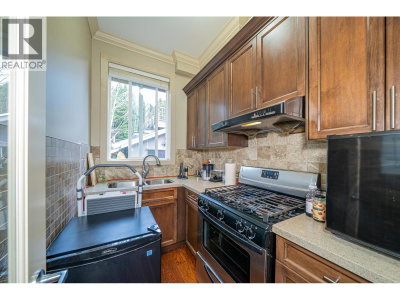 1353 HAMES Crescent | Coquitlam British Columbia | Slide Image Twelve
