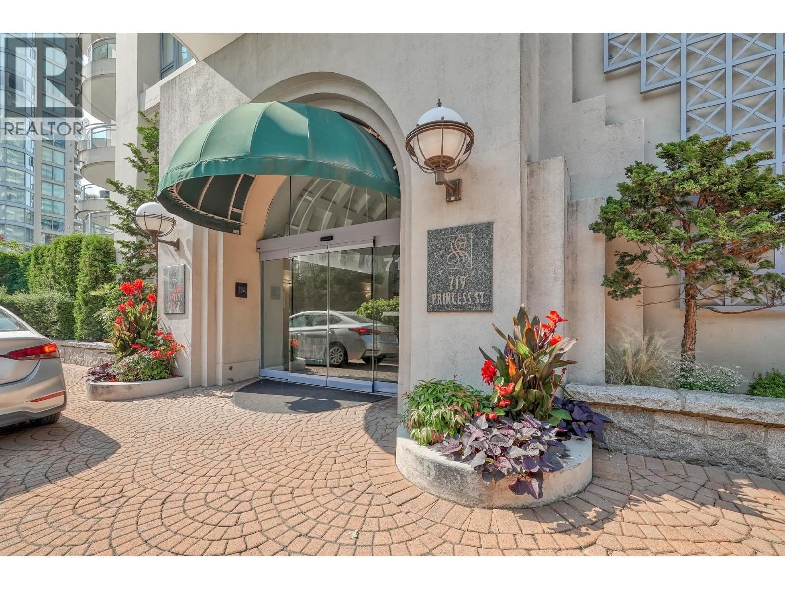 719 PRINCESS Street, New Westminster, British Columbia V3M 6T9