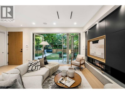 2764 14TH Avenue | Vancouver British Columbia | Slide Image Six