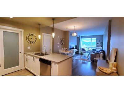2242 WHATCOM Road | Abbotsford British Columbia | Slide Image Two