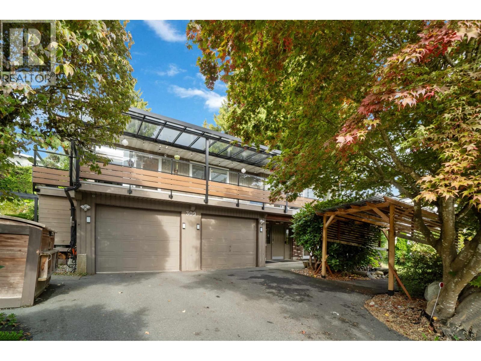309 GLOUCESTER Court, Coquitlam, British Columbia V3K 5S6
