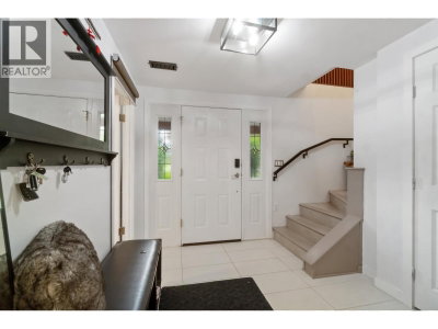 309 GLOUCESTER Court | Coquitlam British Columbia | Slide Image Two