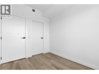 2268 BROADWAY | Vancouver British Columbia | Slide Image Fourteen