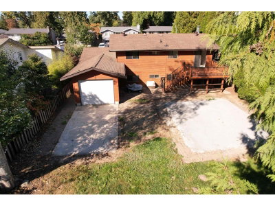 35368 WELLS GRAY Avenue | Abbotsford British Columbia | Slide Image Three