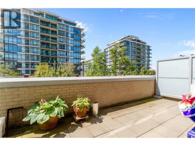 188 ESPLANADE | North Vancouver British Columbia | Slide Image Eight
