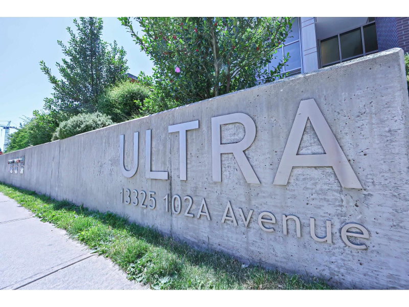 13325 102A Avenue Surrey British Columbia, V3T 0J5 - 1 Bedroom Condo For Sale