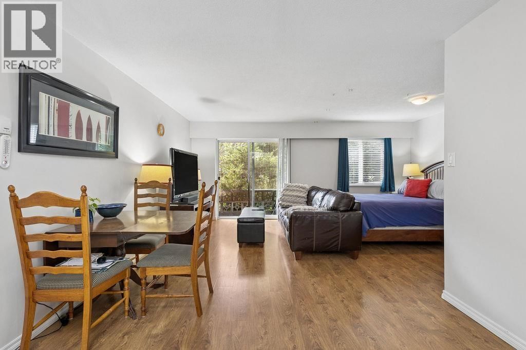 36 14TH Avenue, Vancouver, British Columbia V5T 4C9