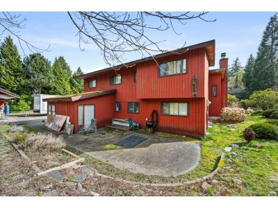 13201 23A Avenue | Surrey British Columbia | Slide Image Nine
