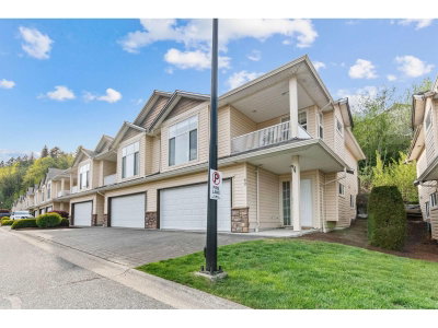 8590 SUNRISE Drive | Chilliwack British Columbia | Slide Image Two