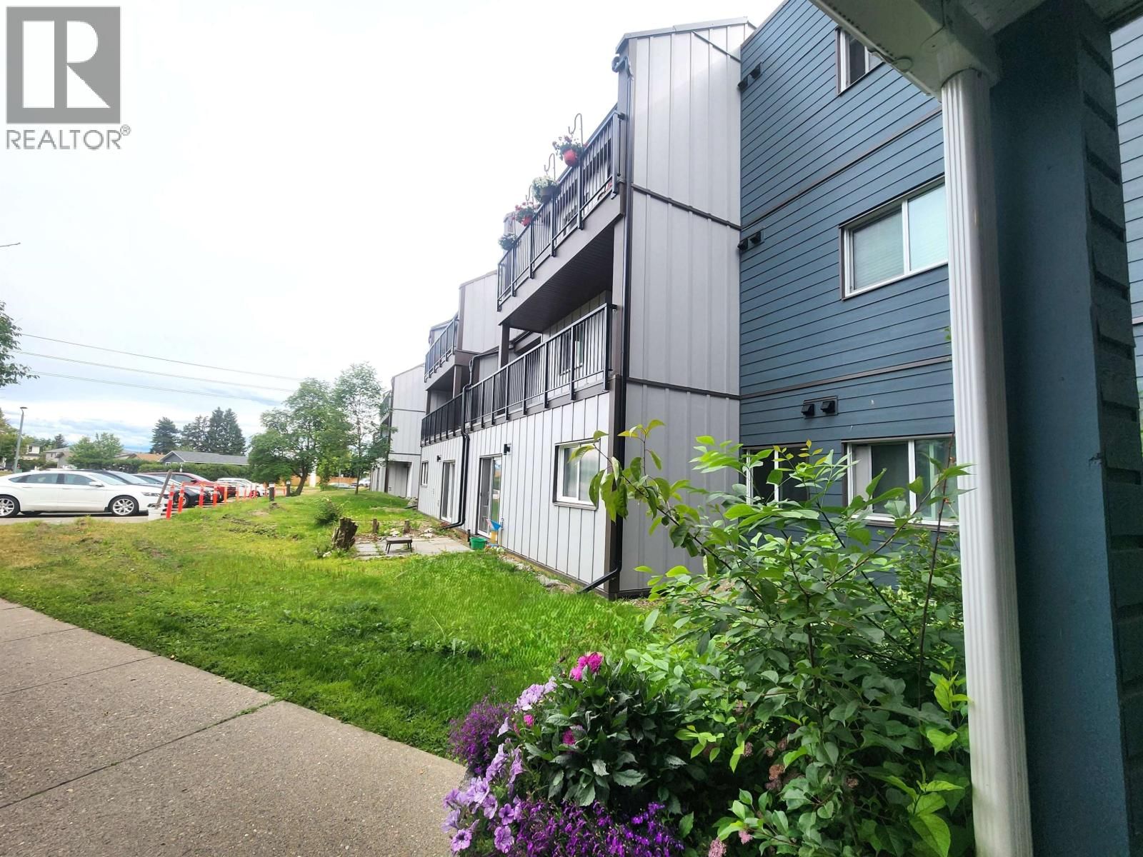 3033 OSPIKA Boulevard, Prince George, British Columbia V2N 4L5