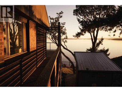 7918 SWANSON VIEW Drive | Pender Island British Columbia | Slide Image Ten