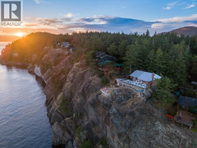 7918 SWANSON VIEW Drive | Pender Island British Columbia | Slide Image Eight