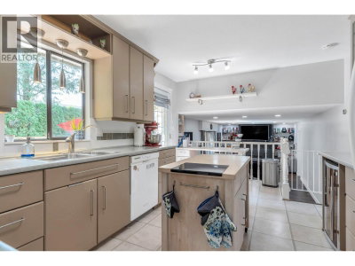 21652 121 Avenue | Maple Ridge British Columbia | Slide Image Four